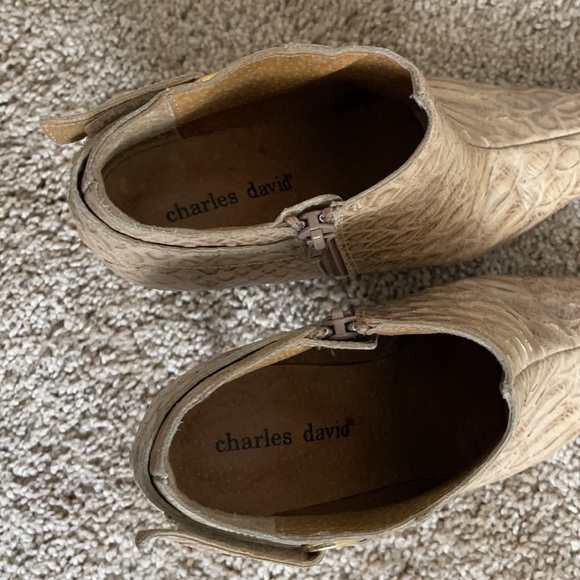 Charles David Vintage Booties - Picture 3 of 5
